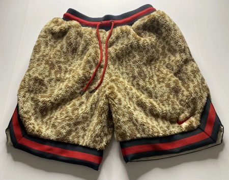 गर्म पुरुष शॉर्ट्स